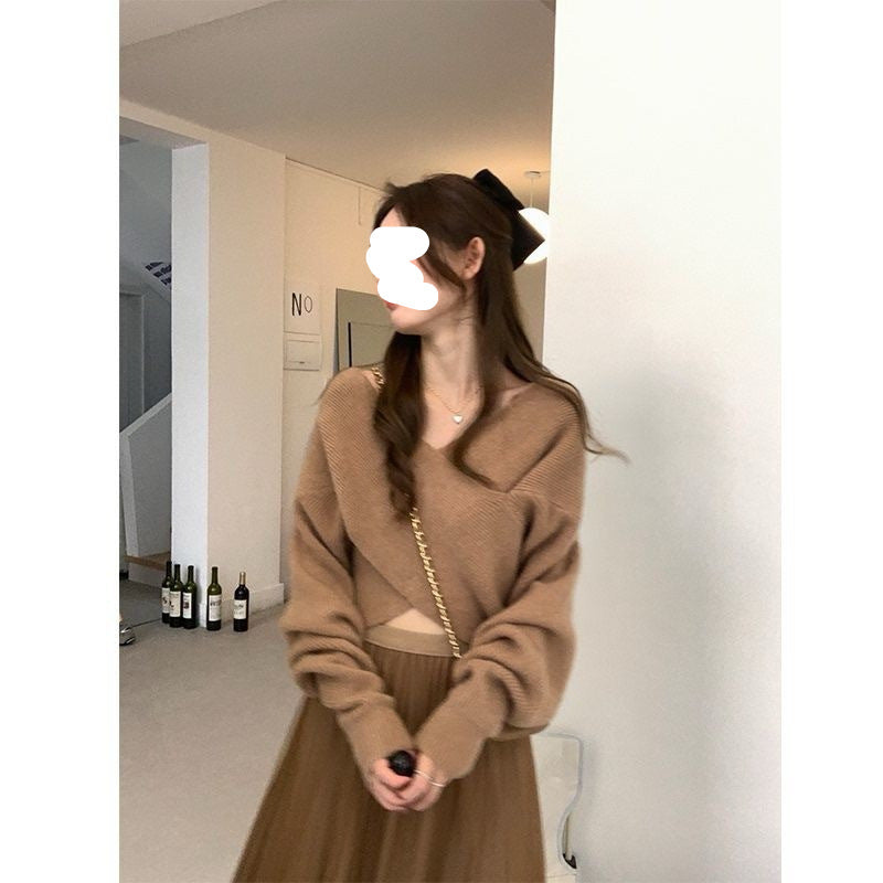 Vネッククロスデザインゆるニット