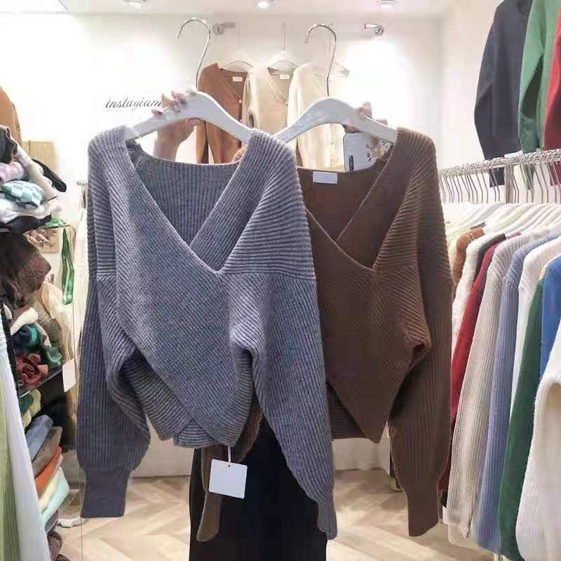 Vネッククロスデザインゆるニット