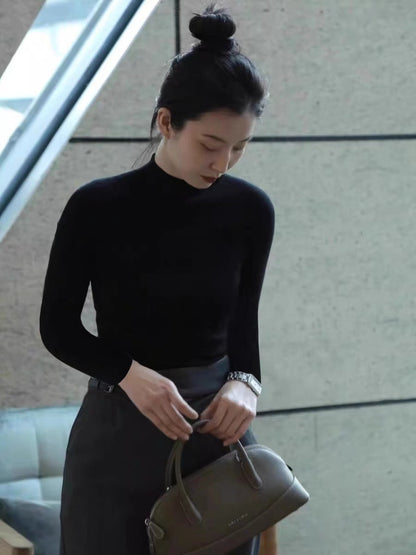 スリムフィットモックネックウールセーター