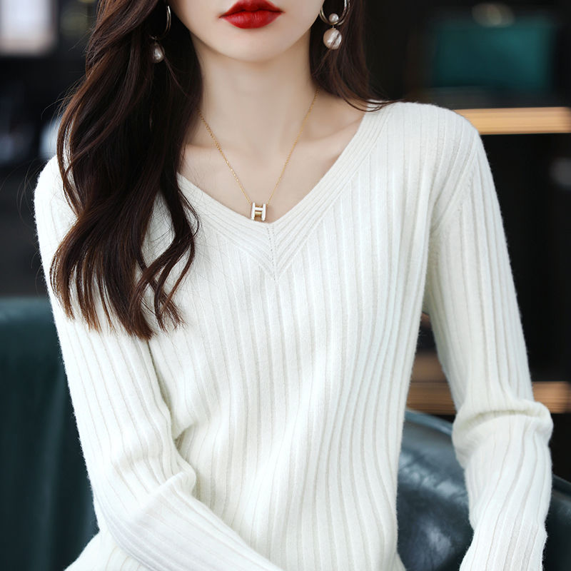 リブ編みVネックセーター