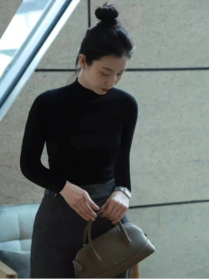 スリムフィットモックネックウールセーター