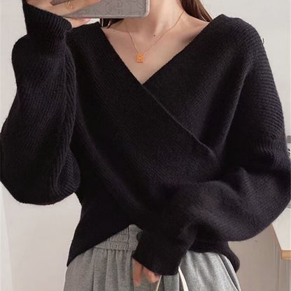 Vネッククロスデザインゆるニット