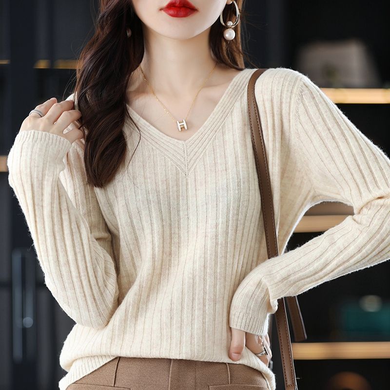 リブ編みVネックセーター
