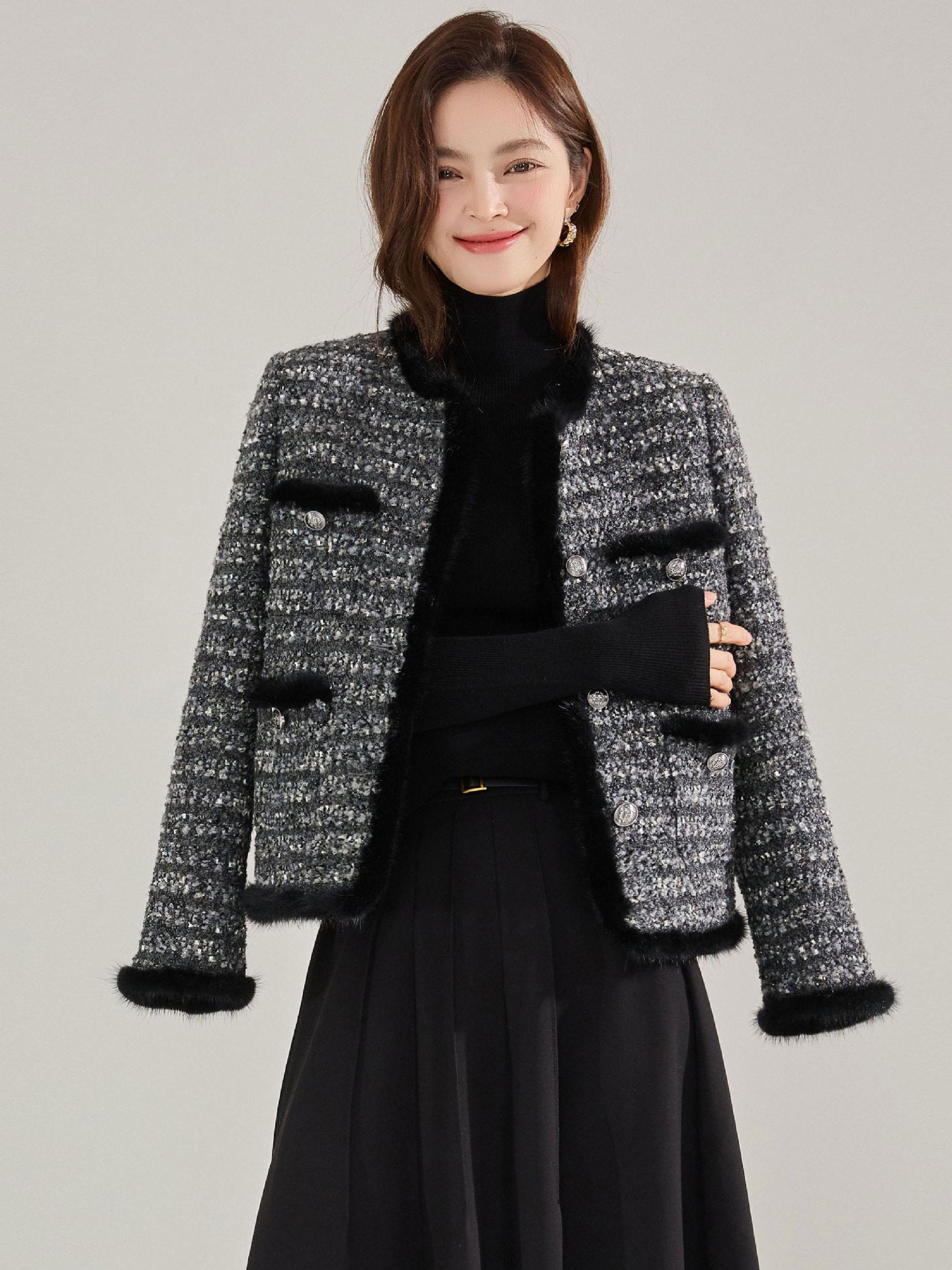 ミンクヘアステッチ付きショート丈ノーカラーツイードジャケット