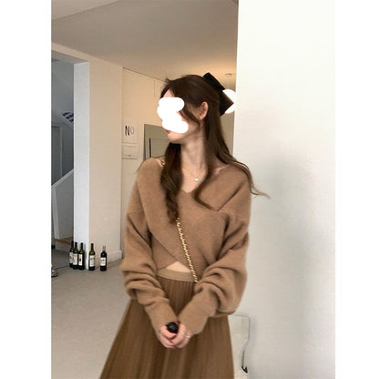 Vネッククロスデザインゆるニット