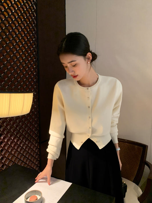 パールボタン クルーネックニットカーディガン